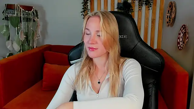 ElaraVoltage 라이브 XXX 채팅