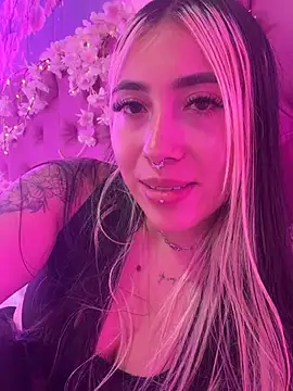 ManuelaVeeleez's Live XXX Chat