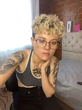 XXX chat uživo modela Megan-c