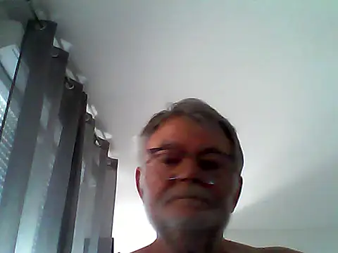 XXX chat uživo modela oura