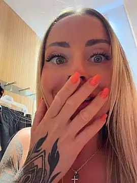 EmaSalis Chat XXX in diretta