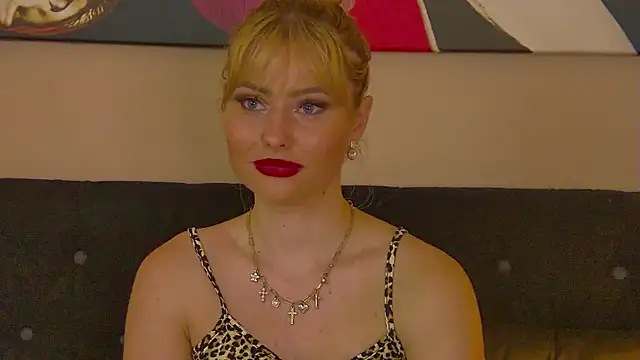 Chat XXX en directo de MisshaNight
