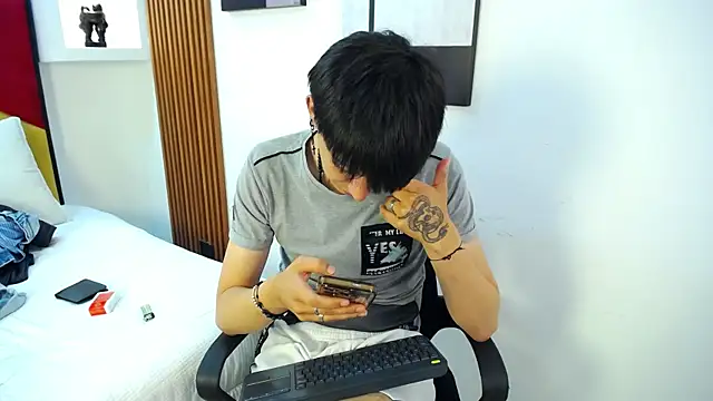 Luucky_Strike Live XXX-Chat
