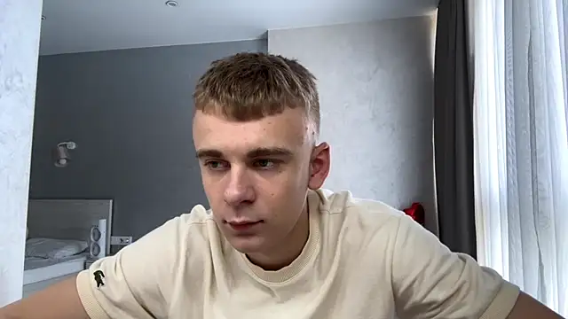 XXX chat uživo modela SoloFury