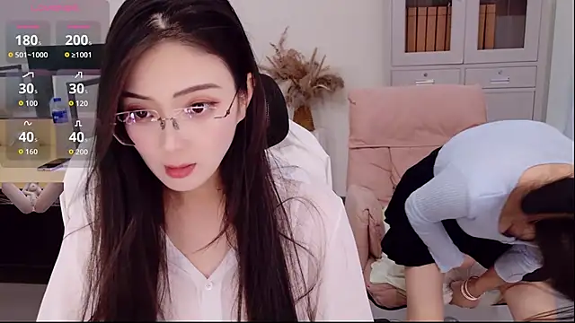 yangyang-777 Chat XXX in diretta