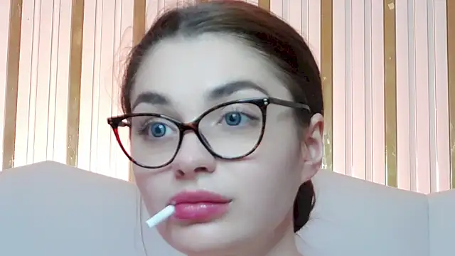 AngelinaWett Adlı Modelin Canlı XXX Sohbeti