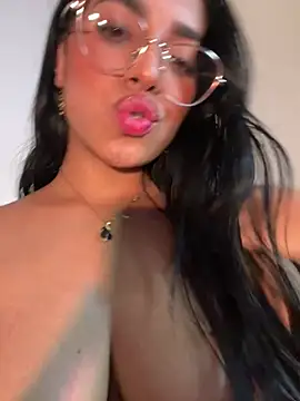 Linda_Saenz_'s Live XXX Chat
