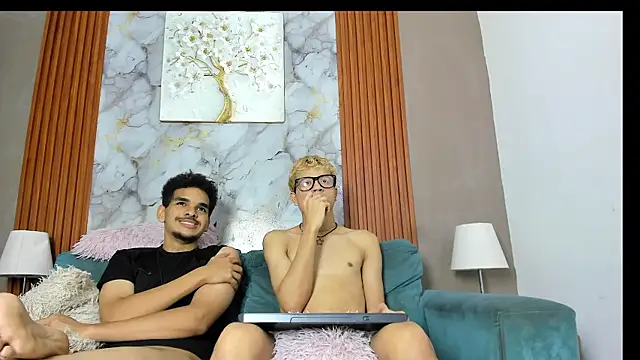 Chat +18 de ROMMIE_HOT1 ao vivo