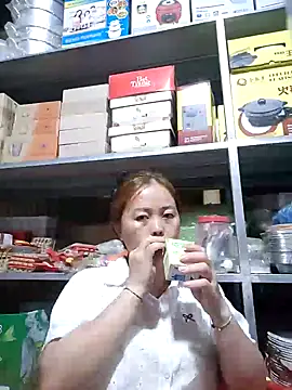 Yee_Yee1 라이브 XXX 채팅