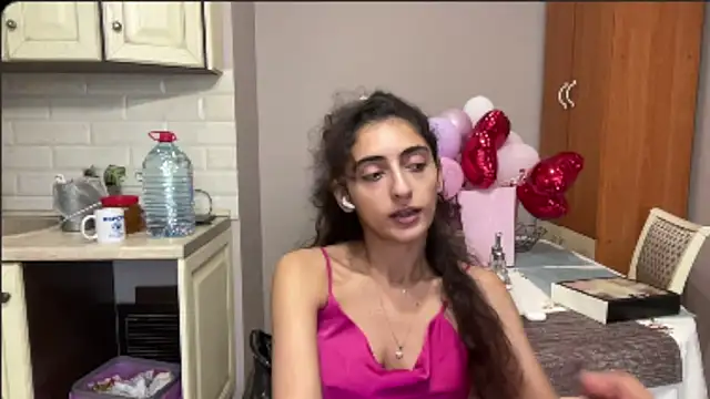 ShantiLeavitt Adlı Modelin Canlı XXX Sohbeti