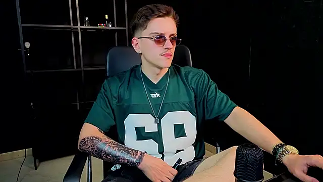 Онлайн чат XXX FelixStarkk