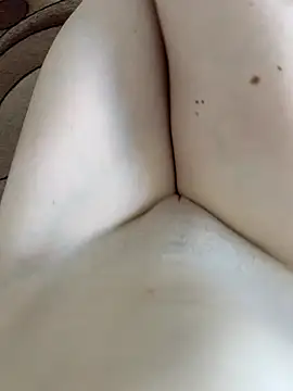 JuicyGamess' Live XXX Chat