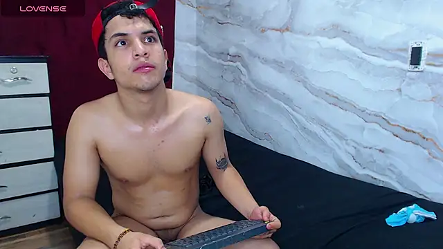 Kevin-Explosivo777 라이브 XXX 채팅