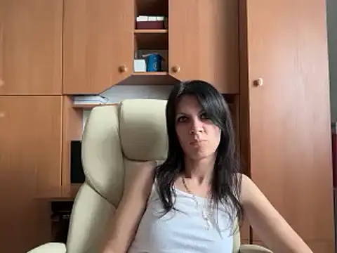 InjaAtHome: онлайн-секс-чат