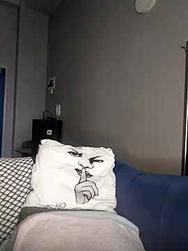 Curveysinaa Adlı Modelin Canlı XXX Sohbeti