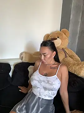 MaiaGold69's Live XXX Chat