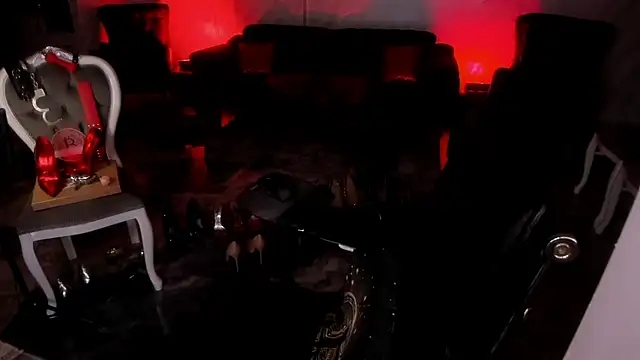 FinDomGod's Live XXX Chat
