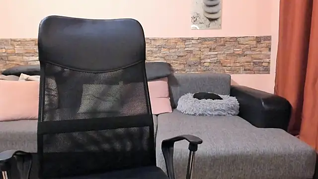 HotHunkTrainer live XXX chat