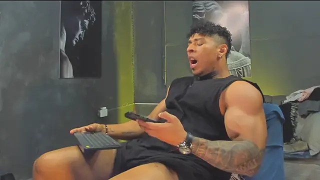 Chat XXX en directo de bradley_smith