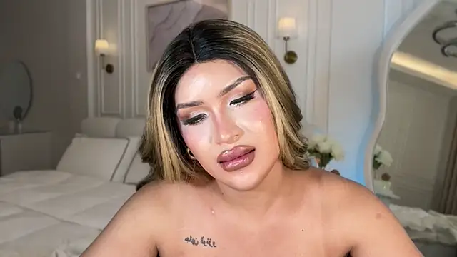 Your_Majesty_Tyra লাইভ XXX চ্যাট