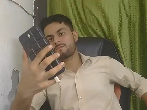 Stubborndesiboy Adlı Modelin Canlı XXX Sohbeti