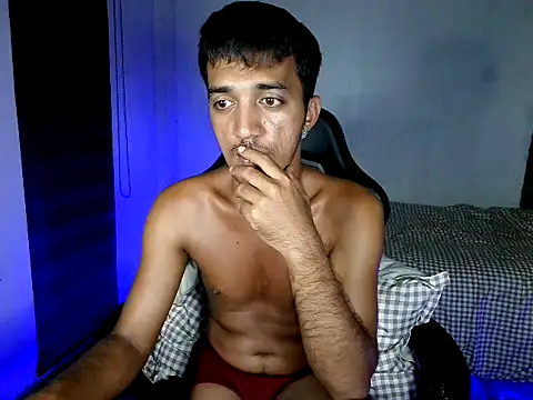 Chat +18 de Spicy_RowyCam ao vivo