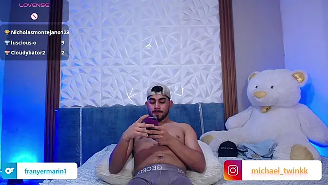 Czat XXX na żywo – Michael_and_twinkk