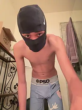 LilTwink22 Webcam-Show