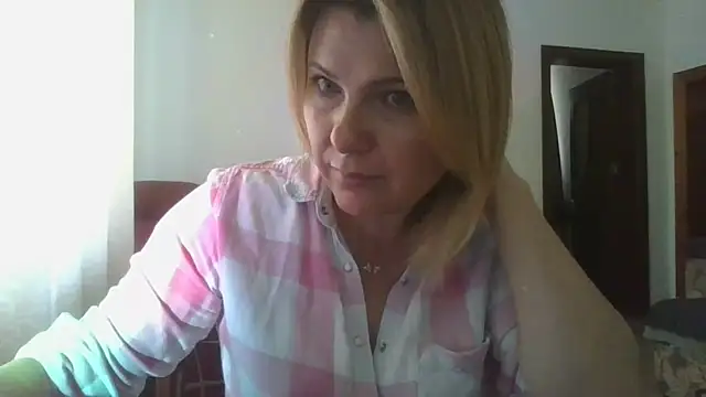 ElenaLove888's Live XXX Chat