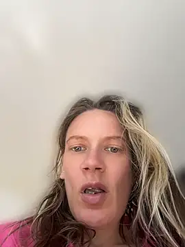 XXX chat uživo modela Cindy0907