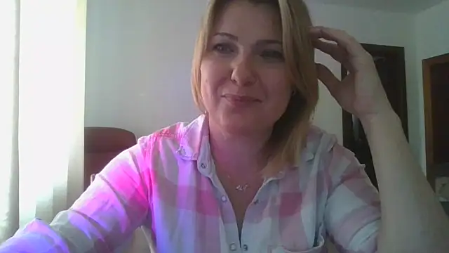 ElenaLove888 – Naživo XXX chat