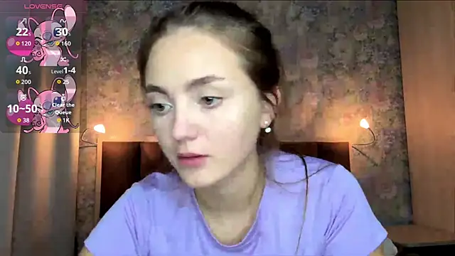 LoraDavi  élő XXX-chatje