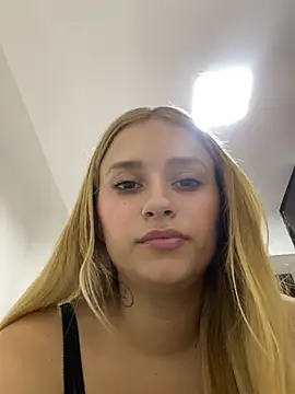 Barbie107 Adlı Modelin Canlı XXX Sohbeti