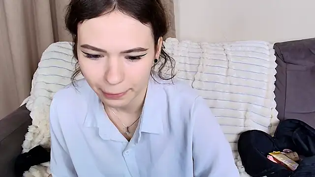 צ'אט XXX בשידור חי של umibae