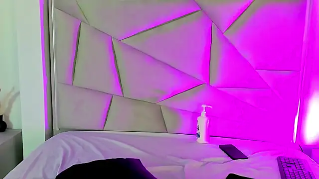 Czat XXX na żywo – Maddy__18