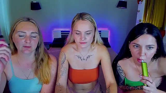 XXX chat uživo modela MagicEyess