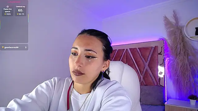 Camiila__1's Live XXX Chat