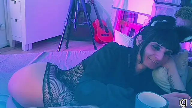CeriseLapine – Naživo XXX chat