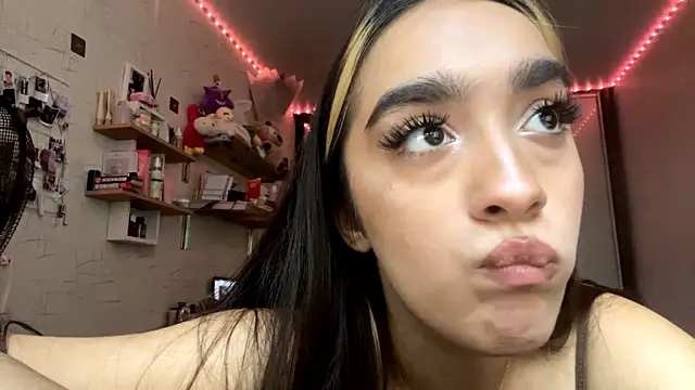 SoIiWetty's Live XXX Chat