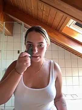 Naomi-Klein Live XXX-Chat