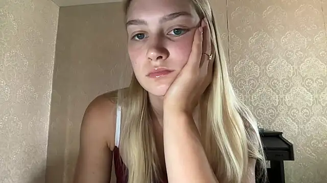 blondegirl2026's Live XXX Chat
