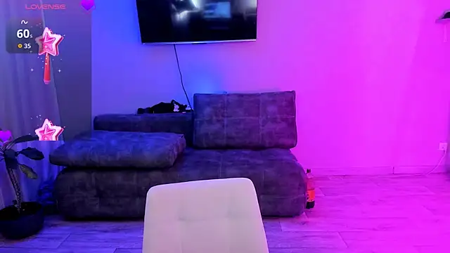 Chat +18 de Lora_Secret ao vivo