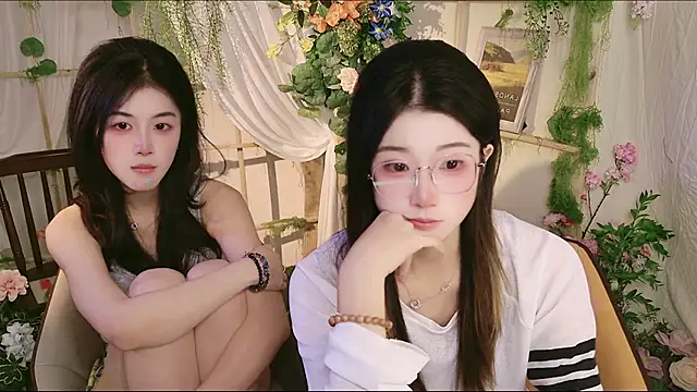 GuLuGroup Live XXX Chat