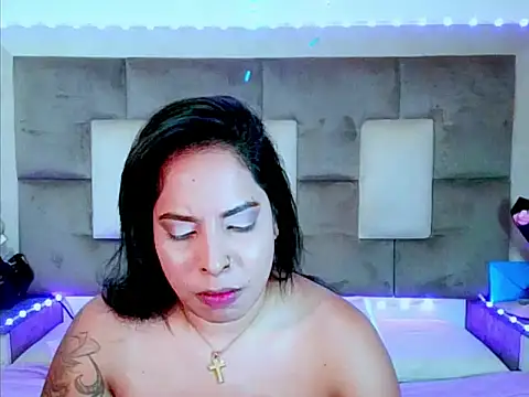 indiantopaz694u's Live XXX Chat