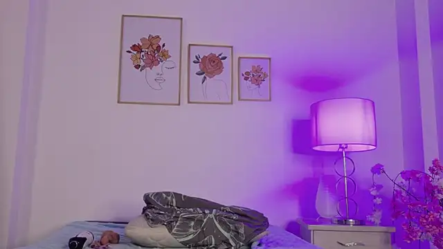 dark_angell77 Adlı Modelin Canlı XXX Sohbeti