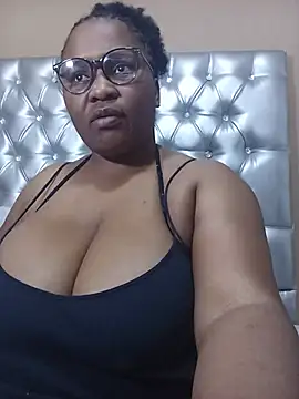 Chat +18 de loveniax ao vivo
