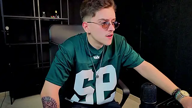 Chat XXX Live FelixStarkk