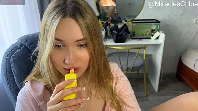 دردشة ChloeMillerMeow الجنسية المباشرة