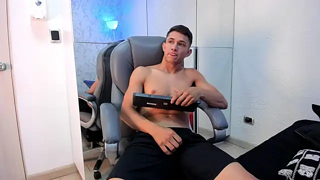 Simon_Axe's Live XXX Chat