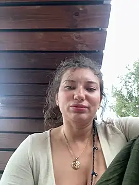 צ'אט XXX בשידור חי של MooonReal